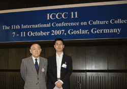 Prof. Kazuo Komagata and Dr. Mitsuo Sakamoto, research scientist of JCM (right) at the 11th International Conference on Culture Collections (ISCC 11) in Germany, October 2007.