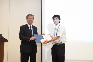 Dr. Obata (left) honored Dr. Endo (right), with the ANRRC Best Poster Award.